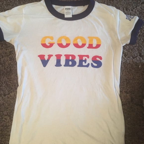 Tops - Picture 5 of 8